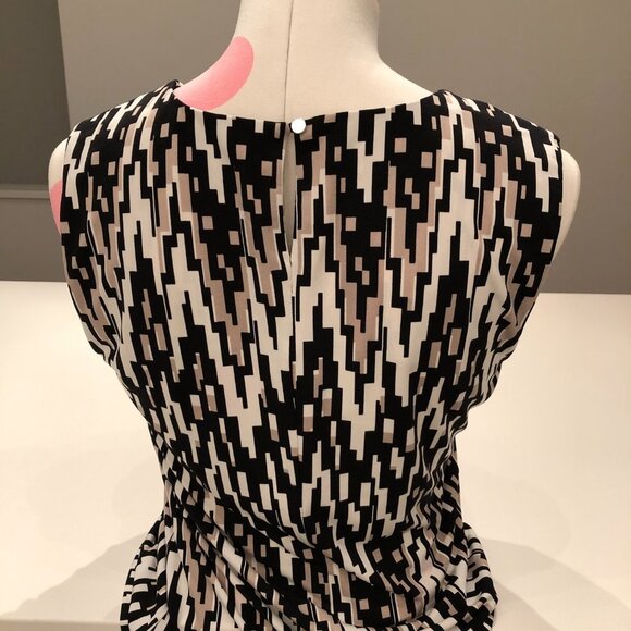 Calvin Klein Sleeveless Scoop Neck Top in Geometric Pattern Blk/Tan/White Sz S - Picture 5 of 13